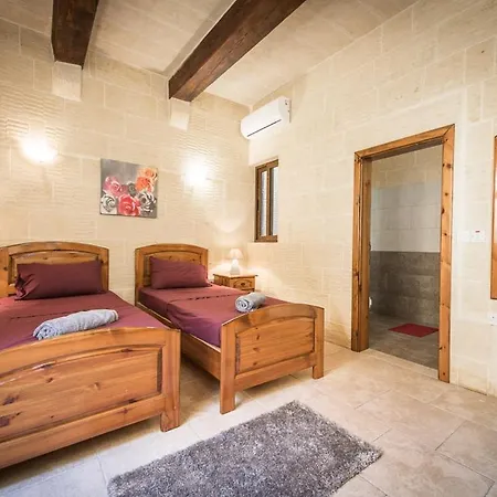 4 Bedroom With Private Pool 別荘 *