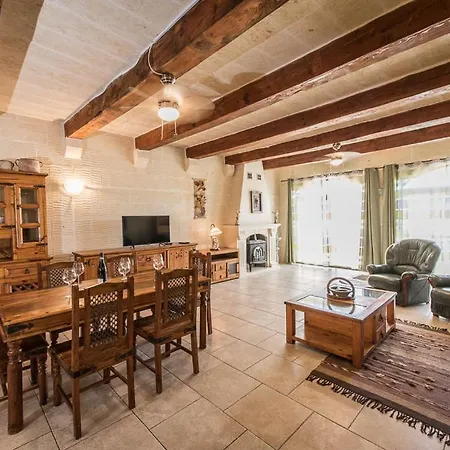 4 Bedroom With Private Pool Holiday home Gharb (Gozo)