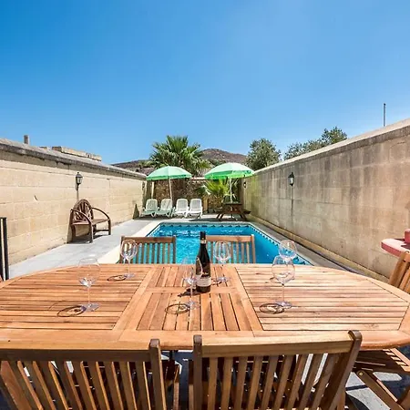 4 Bedroom With Private Pool 別荘 *