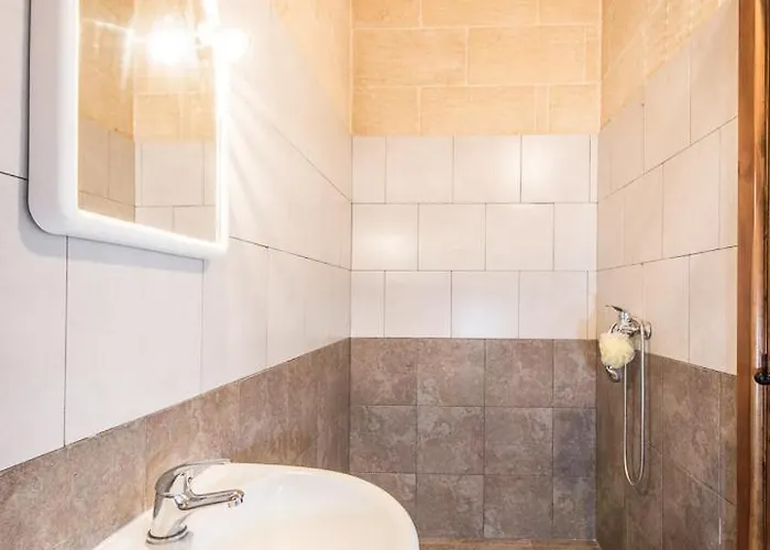 4 Bedroom With Private Pool *