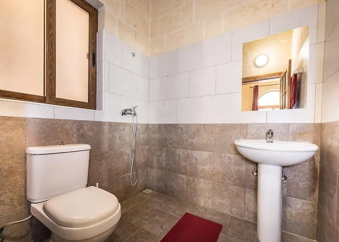 Σπίτι διακοπών 4 Bedroom With Private Pool Għarb