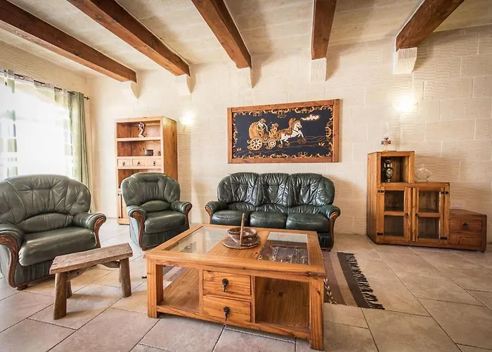 4 Bedroom With Private Pool Holiday home *