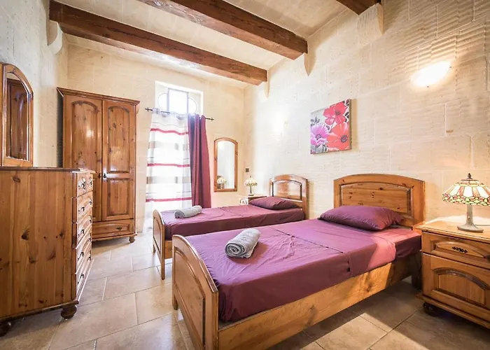 4 Bedroom With Private Pool Holiday home