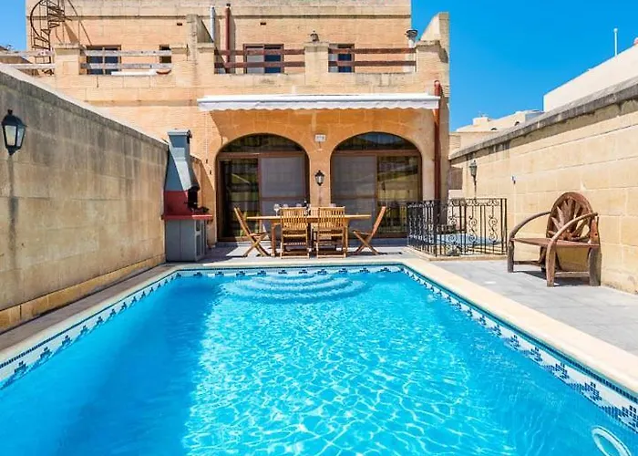 Σπίτι διακοπών 4 Bedroom With Private Pool