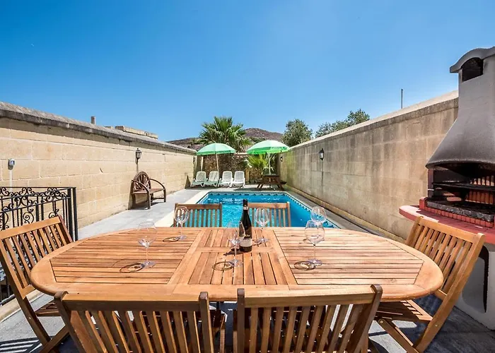 4 Bedroom With Private Pool Σπίτι διακοπών *